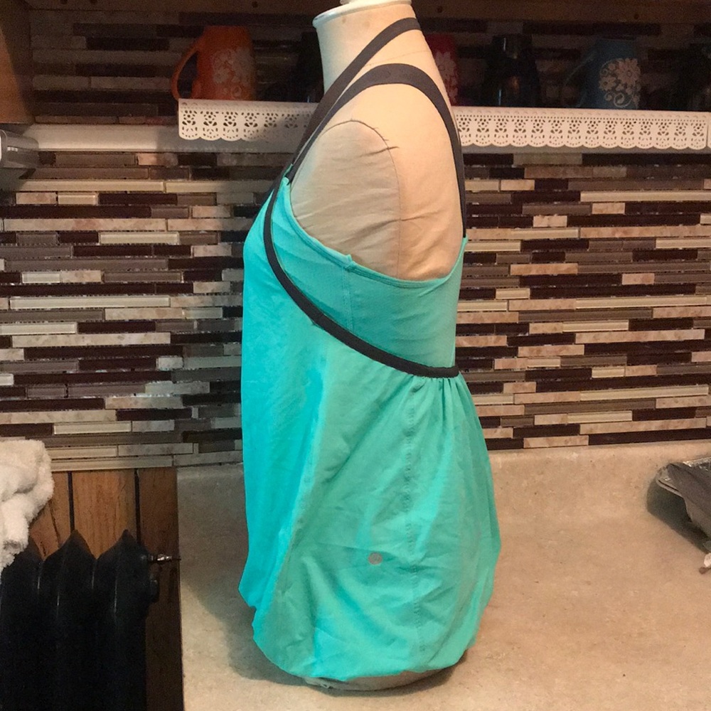23-Lululemon top🔴 - Picture 4 of 7